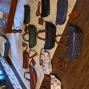 New condition vegan totes with attached coin purses and addtl matching bags